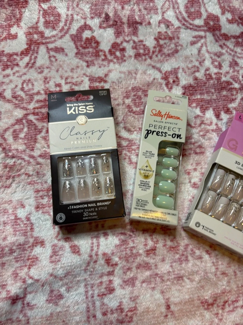 KISS Glam 3D & Jeweled Press-On Nails - Pink and Gold Accents 4 pack